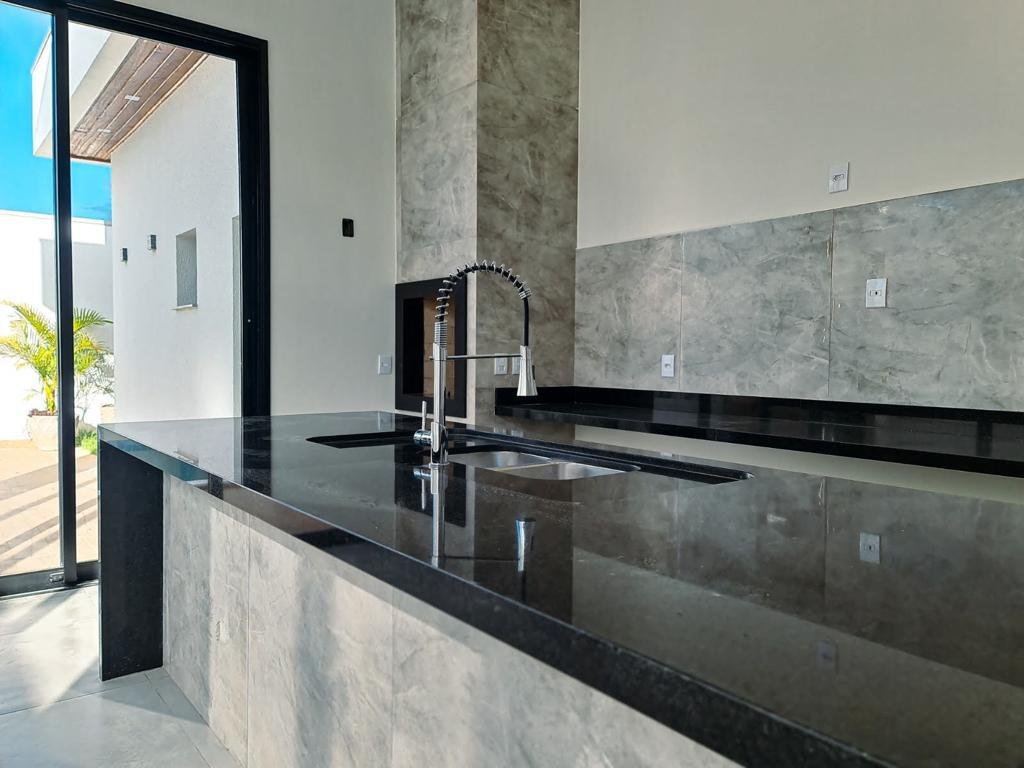 residential-/-condo-3-quartos-205m2-condominio-florais-da-mata-varzea-grande-mt